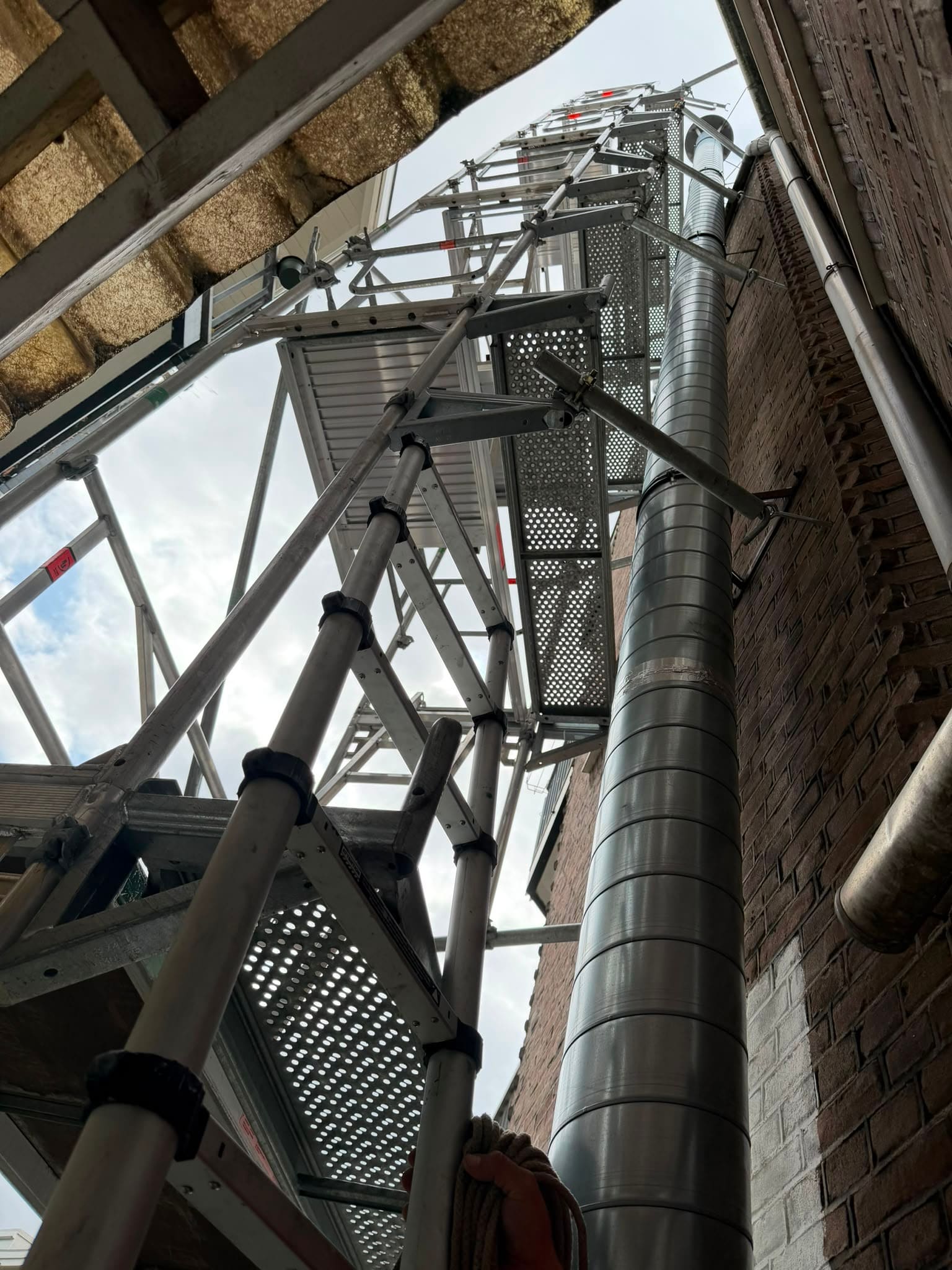 Gevelsteiger van Steiger Amsterdam op een Amsterdams pand